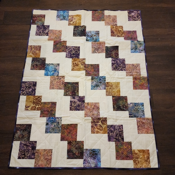 Handmade quilt - Picture 1 of 3